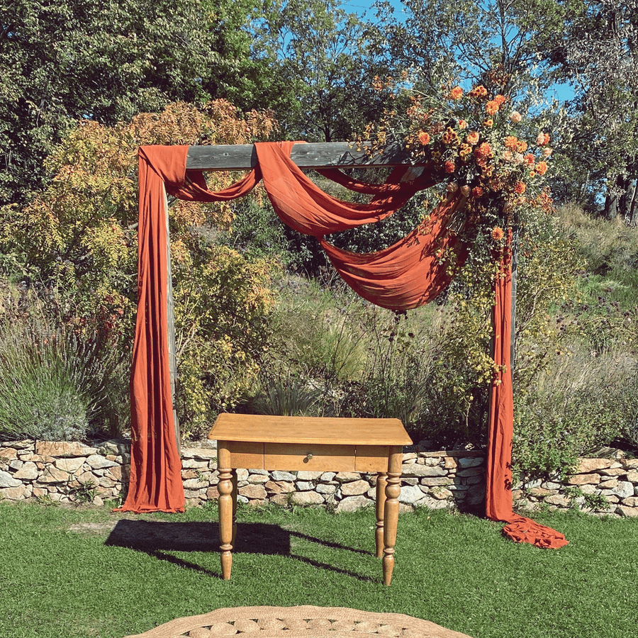 terakotová drapéria na slavobránu, prenájom